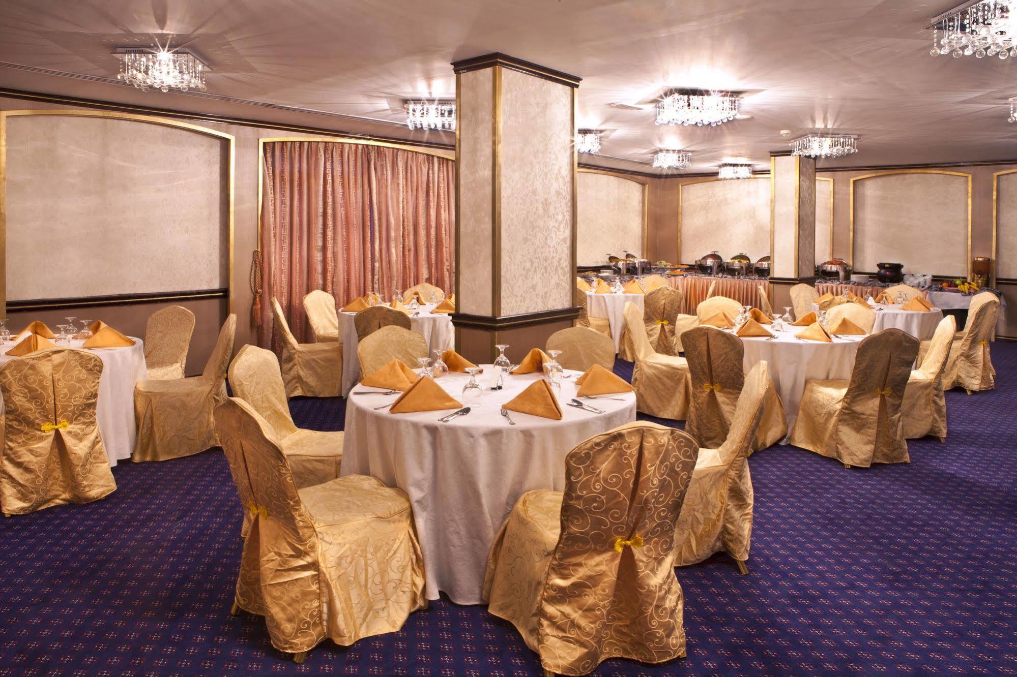 Landmark Riqqa Hotel Dubai Bagian luar foto