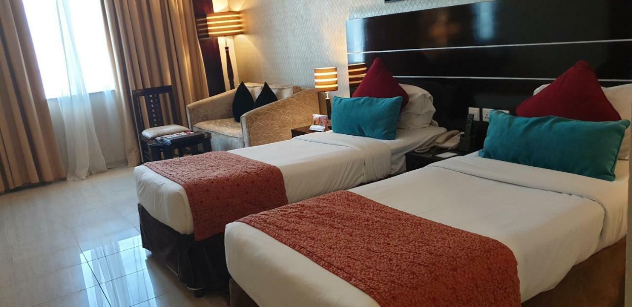Landmark Riqqa Hotel Dubai Bagian luar foto